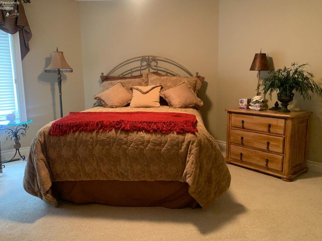 939 Cedar Point Road, Sandusky, OH 44870