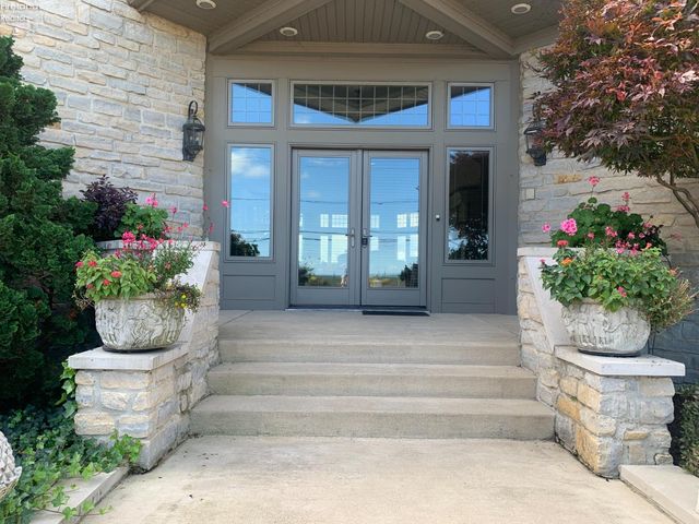 939 Cedar Point Road, Sandusky, OH 44870