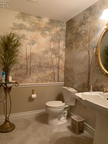 939 Cedar Point Road, Sandusky, OH 44870