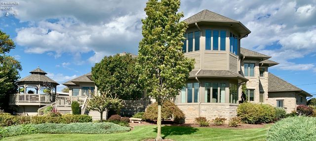 939 Cedar Point Road, Sandusky, OH 44870