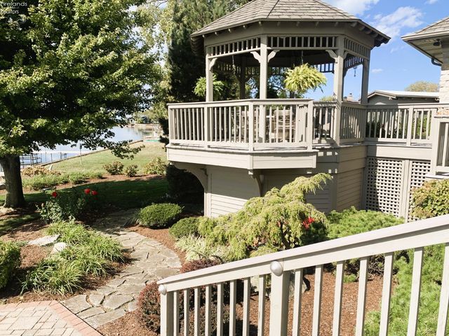 939 Cedar Point Road, Sandusky, OH 44870