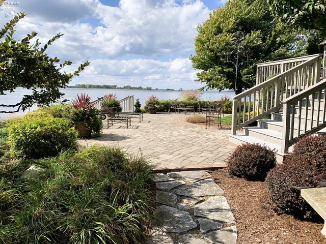 939 Cedar Point Road, Sandusky, OH 44870