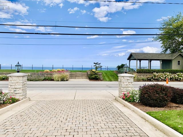 939 Cedar Point Road, Sandusky, OH 44870