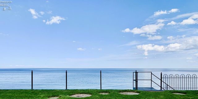 939 Cedar Point Road, Sandusky, OH 44870