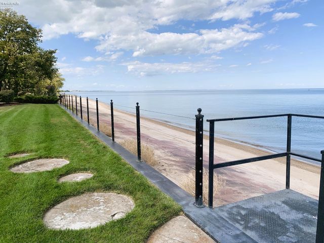 939 Cedar Point Road, Sandusky, OH 44870