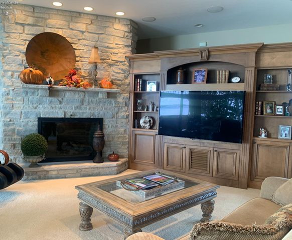 939 Cedar Point Road, Sandusky, OH 44870