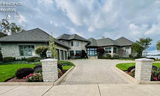 939 Cedar Point Road, Sandusky, OH 44870