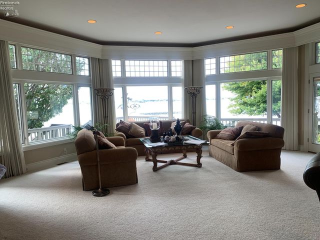 939 Cedar Point Road, Sandusky, OH 44870