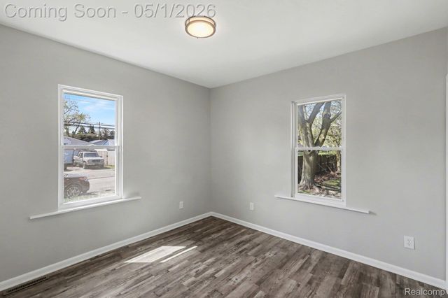 5200 HATCHERY Road, Waterford Charter Township, MI 48329