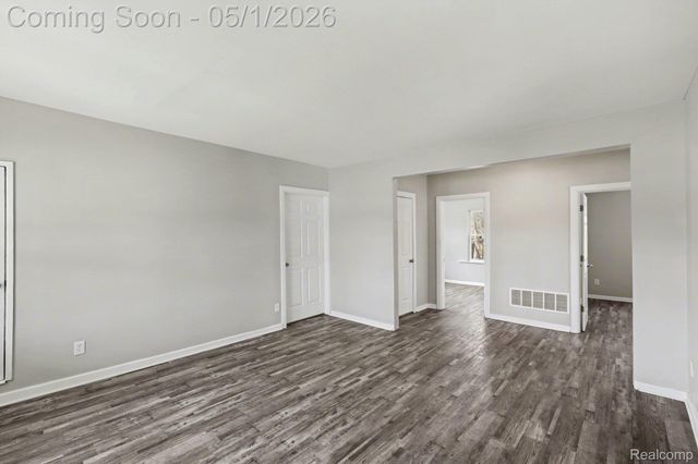 5200 HATCHERY Road, Waterford Charter Township, MI 48329