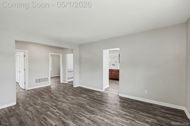 5200 HATCHERY Road, Waterford Charter Township, MI 48329
