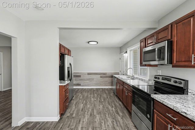 5200 HATCHERY Road, Waterford Charter Township, MI 48329