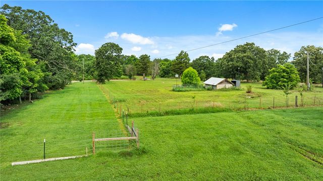 12940 Rocky Hill Road, Prairie Grove, AR 72753