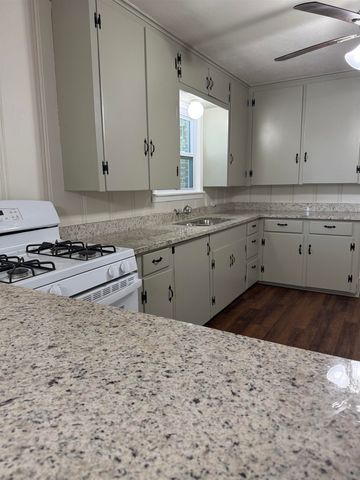 1322 US Highway 271 N, Gilmer, TX 75644