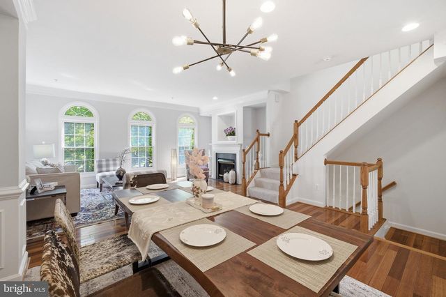 8894 ASHGROVE HOUSE LN, Vienna, VA 22182
