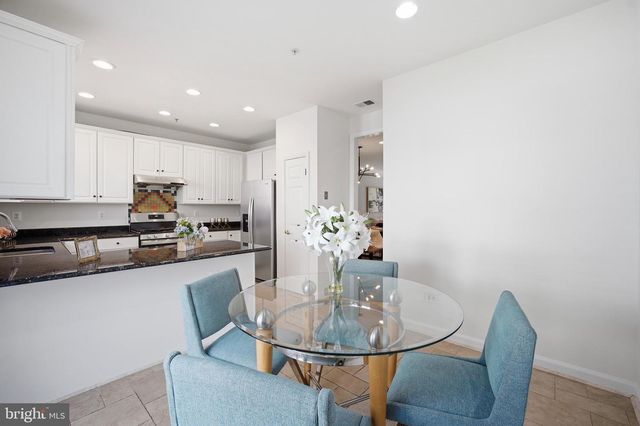 8894 ASHGROVE HOUSE LN, Vienna, VA 22182