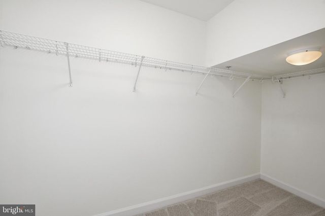 8894 ASHGROVE HOUSE LN, Vienna, VA 22182
