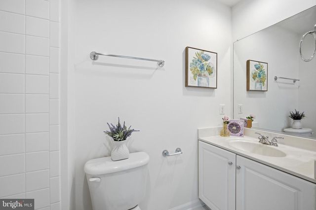 8894 ASHGROVE HOUSE LN, Vienna, VA 22182