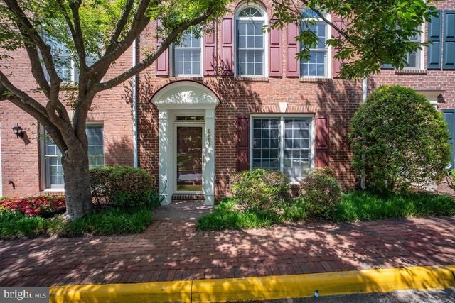 8894 ASHGROVE HOUSE LN, Vienna, VA 22182