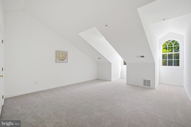 8894 ASHGROVE HOUSE LN, Vienna, VA 22182