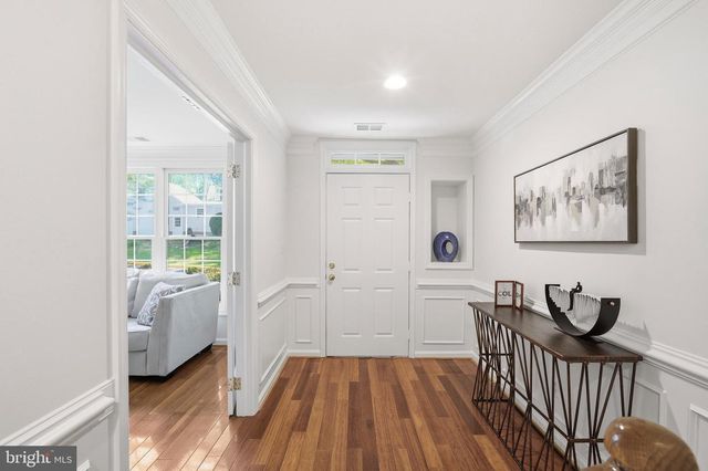 8894 ASHGROVE HOUSE LN, Vienna, VA 22182