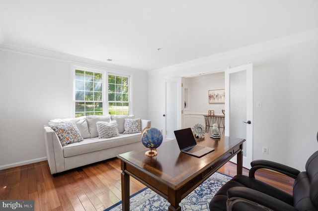8894 ASHGROVE HOUSE LN, Vienna, VA 22182