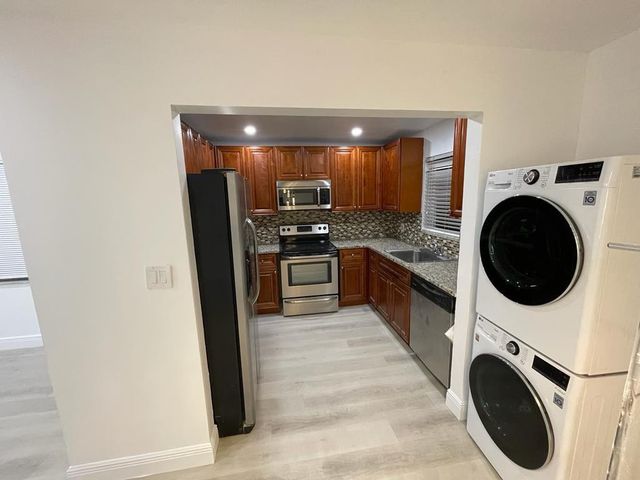 11660 NW 45 Street 1, Coral Springs, FL 33065