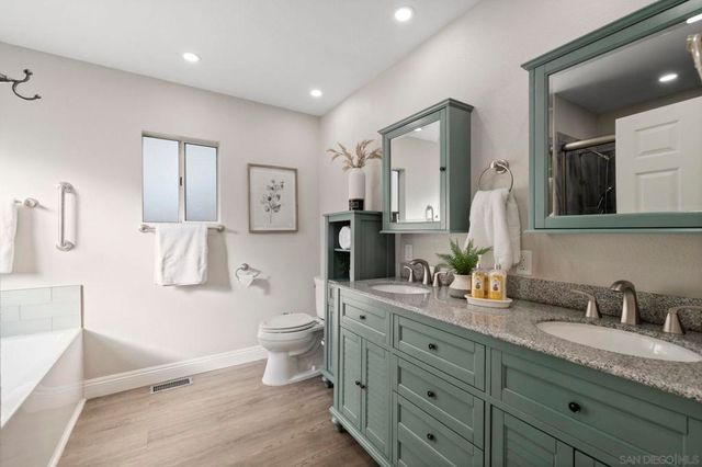 5140 Don Rodolfo Dr, Carlsbad, CA 92010