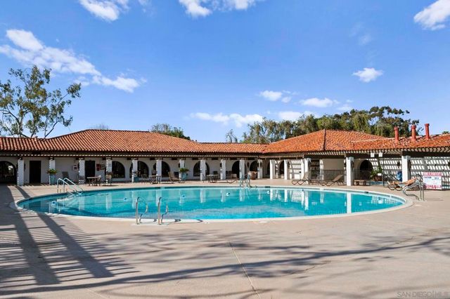 5140 Don Rodolfo Dr, Carlsbad, CA 92010