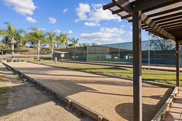 5140 Don Rodolfo Dr, Carlsbad, CA 92010