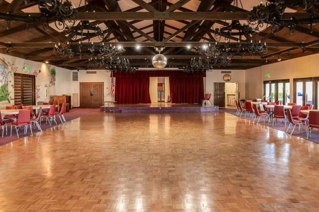 5140 Don Rodolfo Dr, Carlsbad, CA 92010