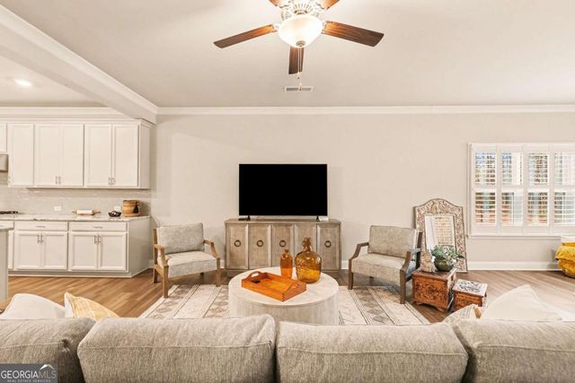 555 Timberbrook Drive, Sharpsburg, GA 30277