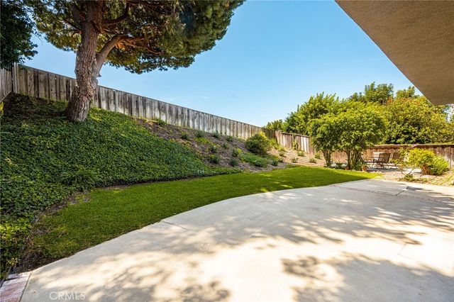 1877 Swan Circle, Costa Mesa, CA 92626