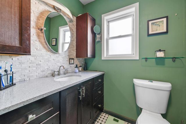 41 EAST 35TH ST, Bayonne, NJ 07002