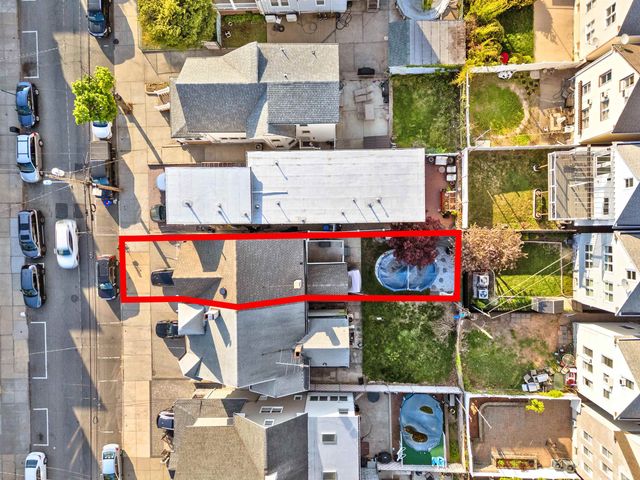 41 EAST 35TH ST, Bayonne, NJ 07002