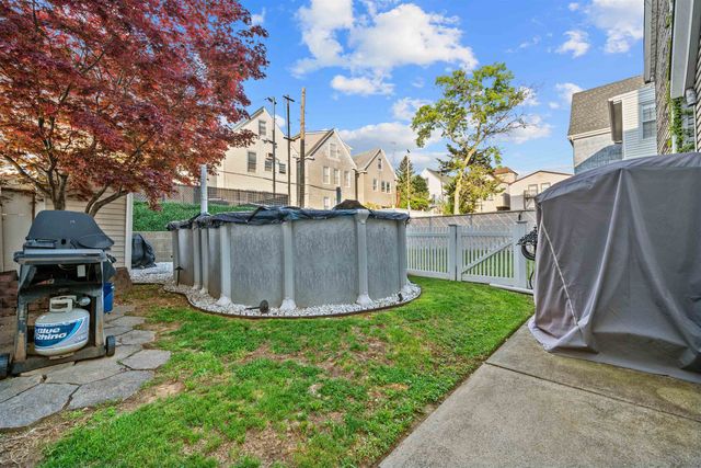41 EAST 35TH ST, Bayonne, NJ 07002