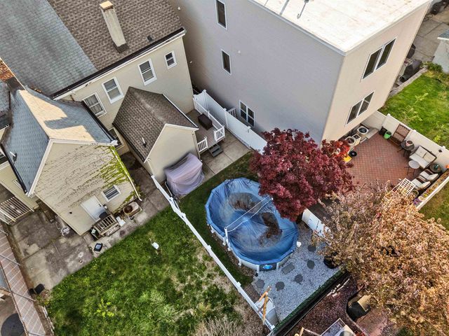 41 EAST 35TH ST, Bayonne, NJ 07002