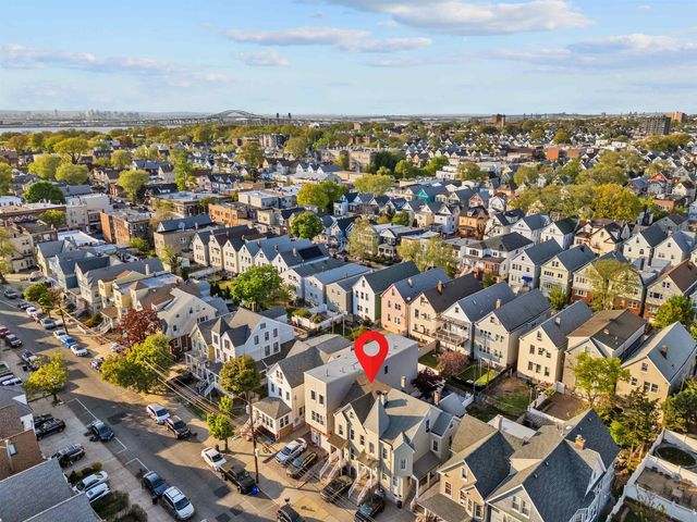 41 EAST 35TH ST, Bayonne, NJ 07002