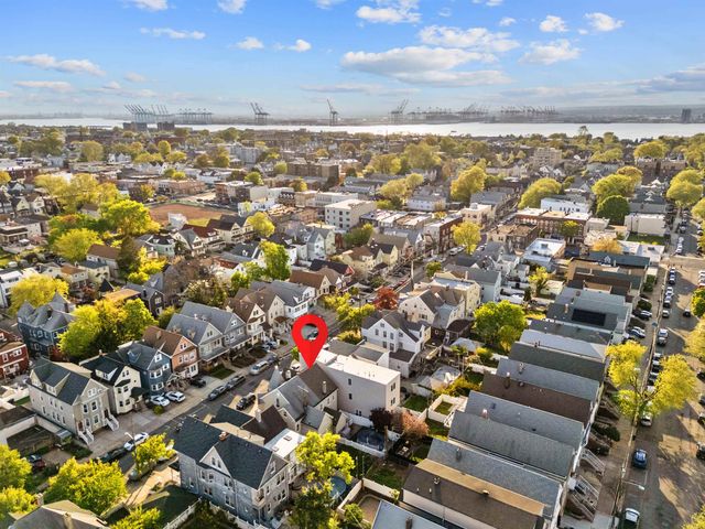41 EAST 35TH ST, Bayonne, NJ 07002