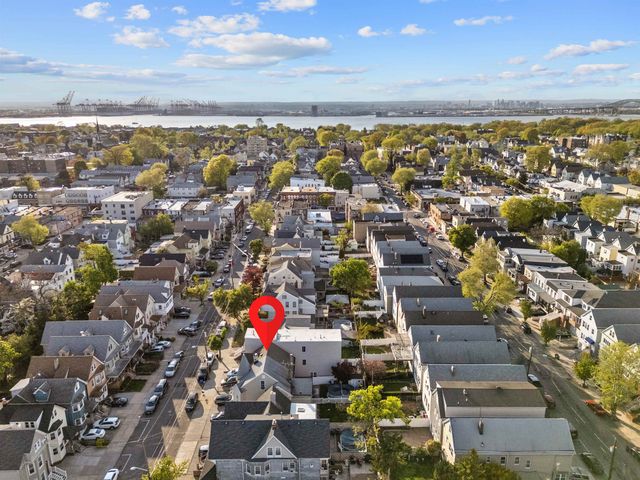 41 EAST 35TH ST, Bayonne, NJ 07002