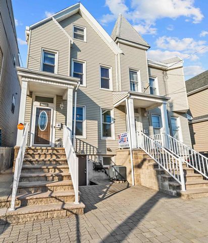41 EAST 35TH ST, Bayonne, NJ 07002