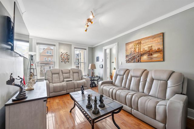 41 EAST 35TH ST, Bayonne, NJ 07002