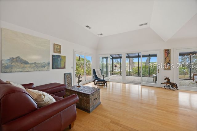 112 Toppin Dr, Hilton Head Island, SC 29926