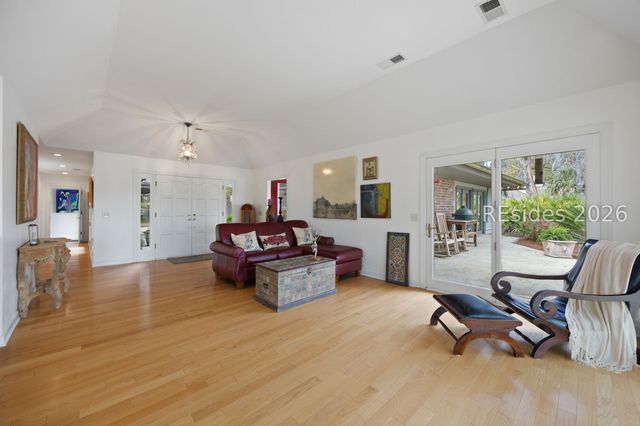 112 Toppin Dr, Hilton Head Island, SC 29926