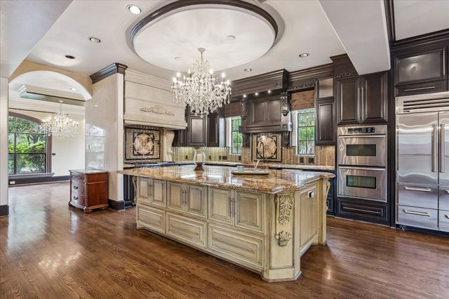 4601 Birch Street, Bellaire, TX 77401