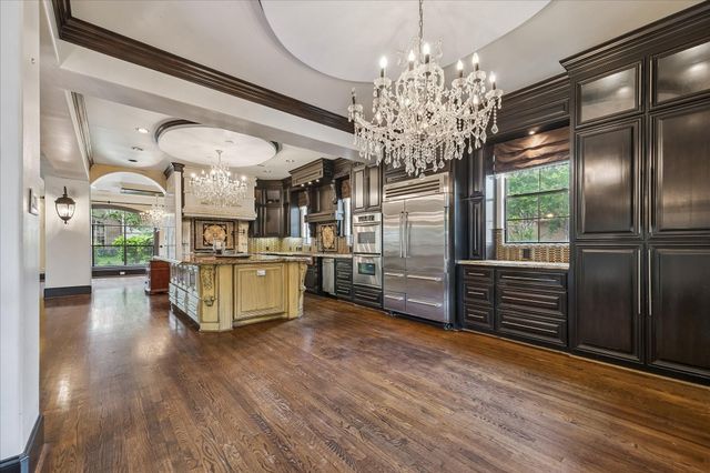 4601 Birch Street, Bellaire, TX 77401