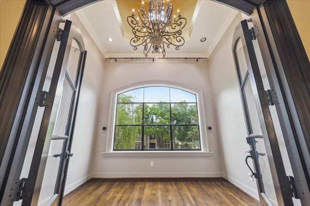 4601 Birch Street, Bellaire, TX 77401