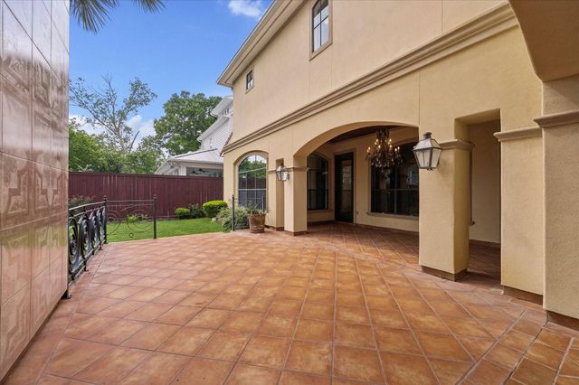 4601 Birch Street, Bellaire, TX 77401