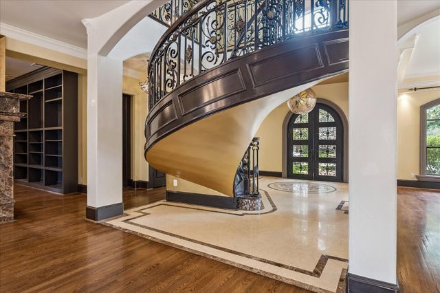 4601 Birch Street, Bellaire, TX 77401