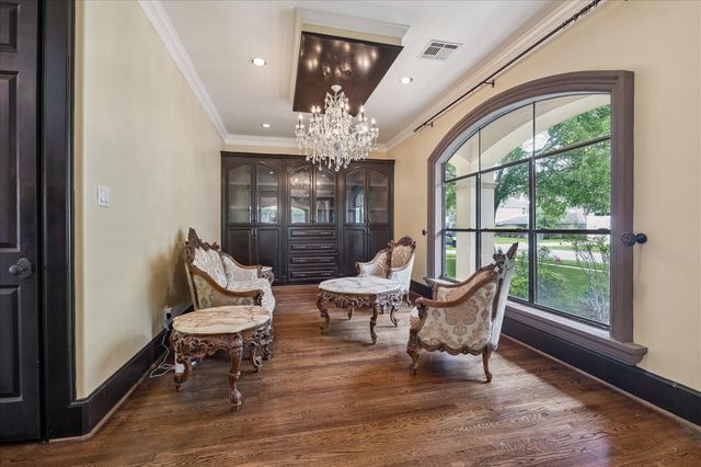 4601 Birch Street, Bellaire, TX 77401